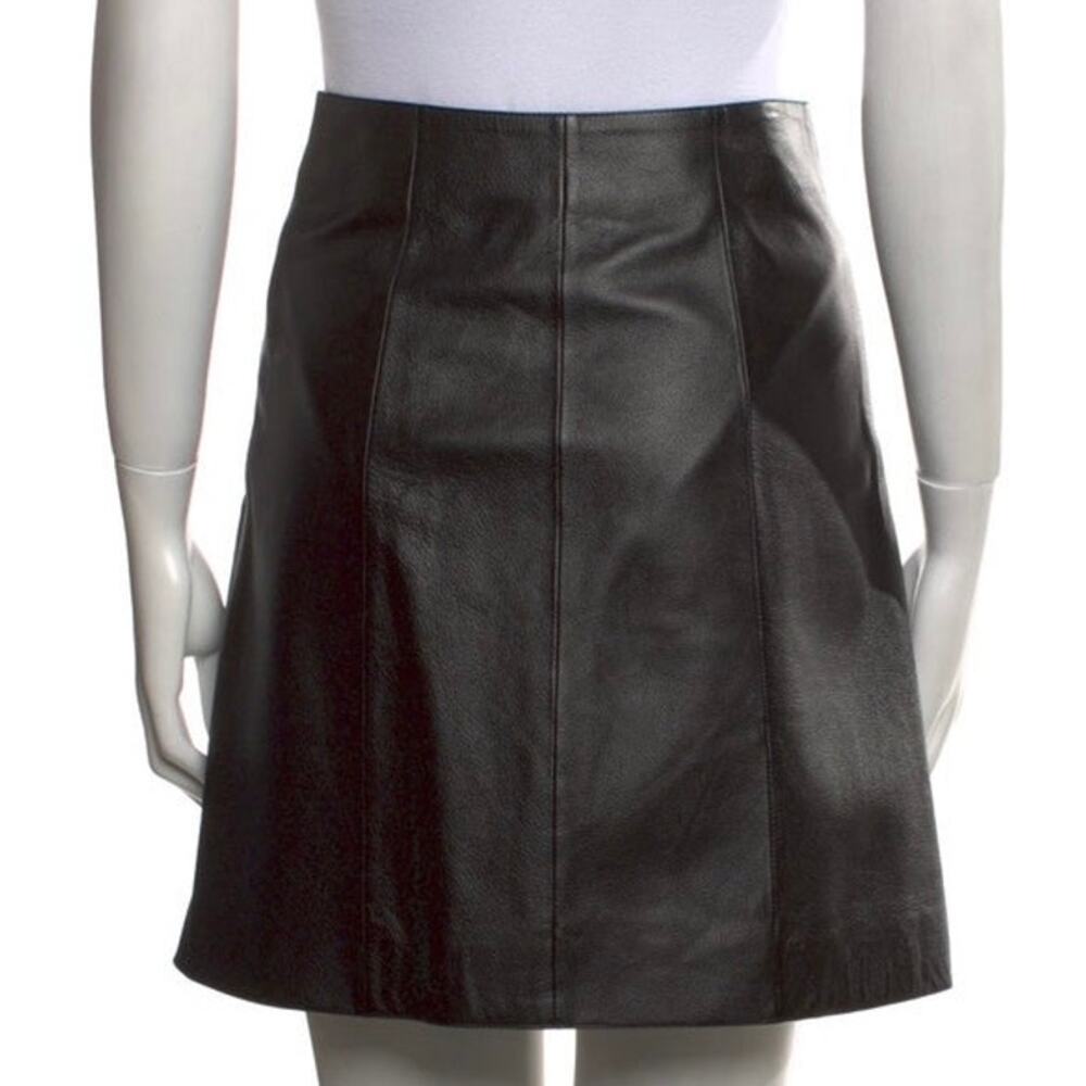 ❤️Chanel 2017 Leather Mini Skirt❤️ - Picture 2 of 2